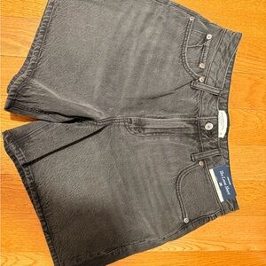 Curve Love Loose Short A&F